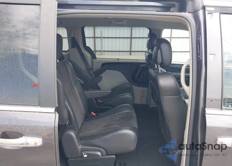 2015 Chrysler Town & Country Limited from USA, damaged, VIN 2C4RC1JG5FR741937